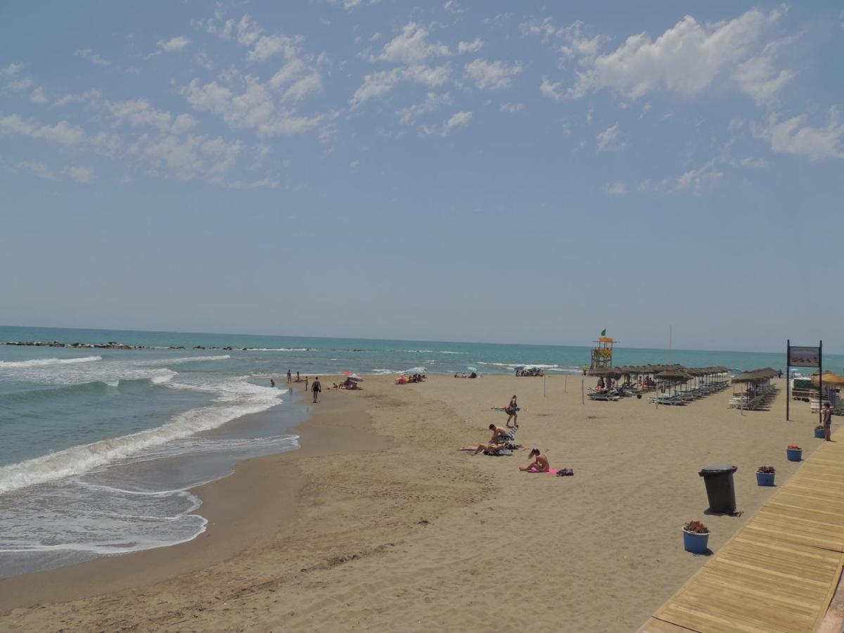 Апартаменты Las Gaviotas Beach - Playa - Sea Front - Frente Al Mar Бенальмадена Экстерьер фото